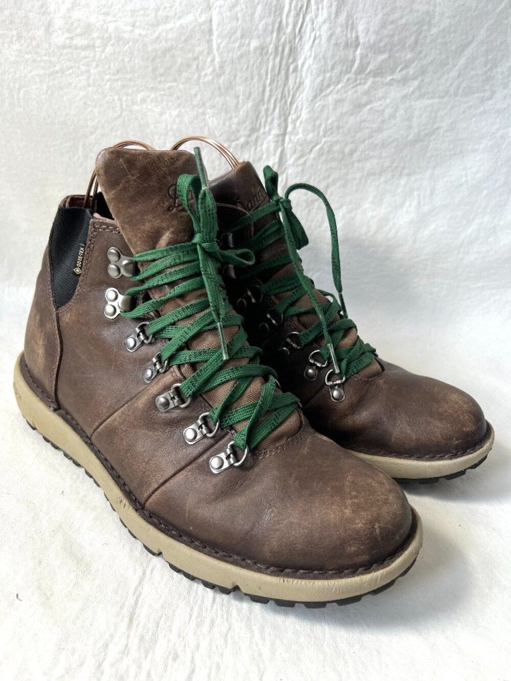 Danner boots Vertigo 917 Java Brown leather mens 9.5 lace up Vibram soles green